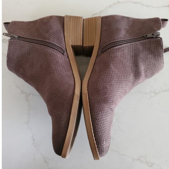 Universal Threads Ankle Booties Size 8 1/2 Chocolate Brown Western Casual Earthy - Picture 5 of 7